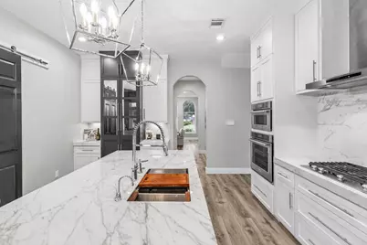 7714 Long Shadows Drive, Sugar Land, TX 77479 - Photo 13