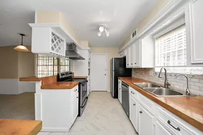 11411 Briar Forest Drive, Houston, TX 77077 - Photo 17
