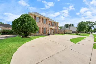 11411 Briar Forest Dr, Houston, TX 77077 - Photo 5