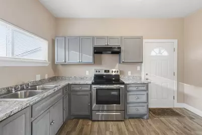 308 E Phillips Street, Conroe, TX 77301 - Photo 13