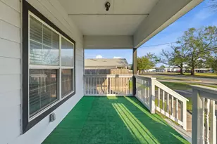 308 E Phillips St, Conroe, TX 77301 - Photo 5