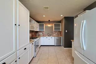 14407 Sun Harbor Dr, Houston, TX 77062 - Photo 13