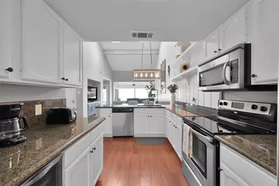 39 Lakeview Village, Conroe, TX 77356 - Photo 5