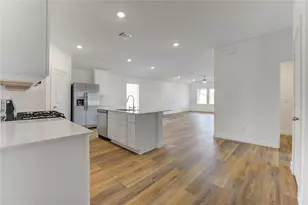 9027 Rose Water Trl, Iowa Colony, TX 77583 - Photo 11