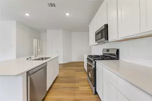 9027 Rose Water Trl, Iowa Colony, TX 77583 - Photo 17