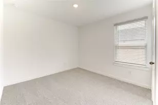 9027 Rose Water Trl, Iowa Colony, TX 77583 - Photo 19