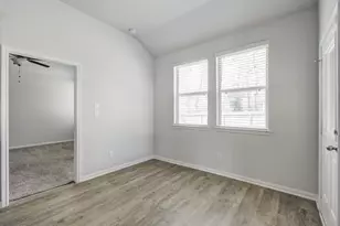 2009 Cedar Br Dr, Conroe, TX 77306 - Photo 9