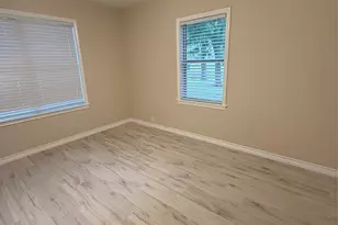 1102 E 2nd St, Sweeny, TX 77480 - Photo 9