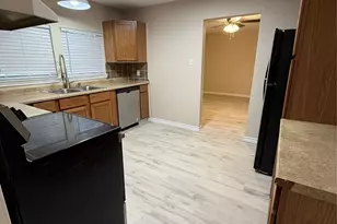 1102 E 2nd St, Sweeny, TX 77480 - Photo 3