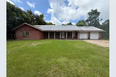 1301 N Vauthier Lane, La Marque, TX 77568 - Photo 1