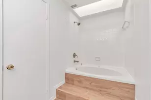 9800 Pagewood Ln, Houston, TX 77042 - Photo 31