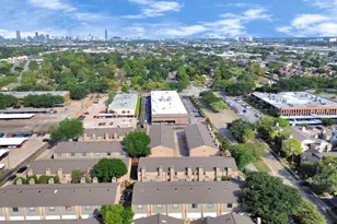 9800 Pagewood Ln, Houston, TX 77042 - Photo 7