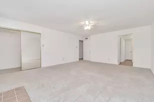 9800 Pagewood Ln, Houston, TX 77042 - Photo 27