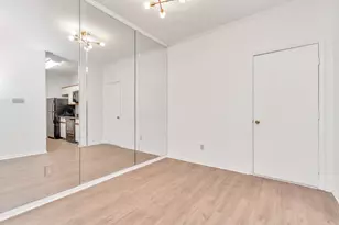 9800 Pagewood Ln, Houston, TX 77042 - Photo 19