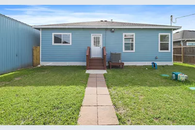 19218 Akin Drive, Crosby, TX 77532 - Photo 17