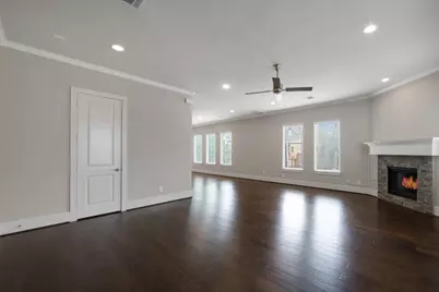 953 W 24th Street, Houston, TX 77008 - Photo 13