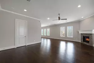953 W 24th St, Houston, TX 77008 - Photo 13