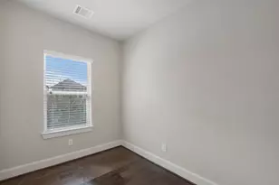 953 W 24th St, Houston, TX 77008 - Photo 27