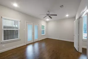 953 W 24th St, Houston, TX 77008 - Photo 7