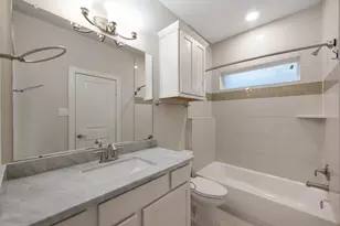 953 W 24th St, Houston, TX 77008 - Photo 5