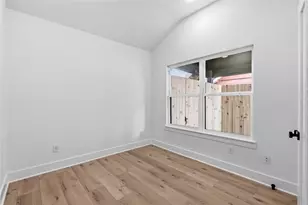 508 Dell Ct, Houston, TX 77009 - Photo 23