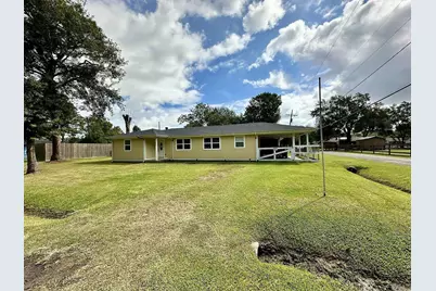 4031 Fairview Drive, Orange, TX 77630 - Photo 3