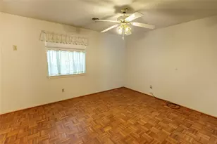 1092 S Holland St, Bellville, TX 77418 - Photo 11