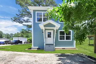 189 W Lakeview, Onalaska, TX 77360 - Photo 1