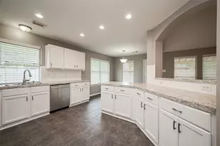 2802 Burgess Hill Ct, Pearland, TX 77584 - Photo 5