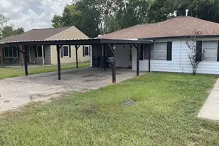 401 Farrer St, Angleton, TX 77515 - Photo 7