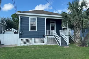 805 St Marys Blvd, Galveston, TX 77550 - Photo 1