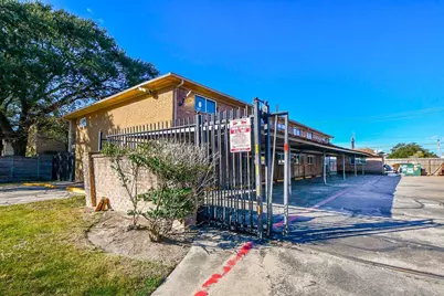 7902 Prestwood Drive #10, Houston, TX 77036 - Photo 9