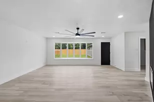 5927 Beaudry Dr, Houston, TX 77035 - Photo 9