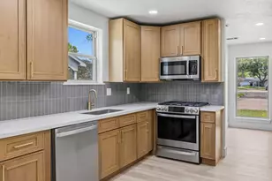 5927 Beaudry Dr, Houston, TX 77035 - Photo 19