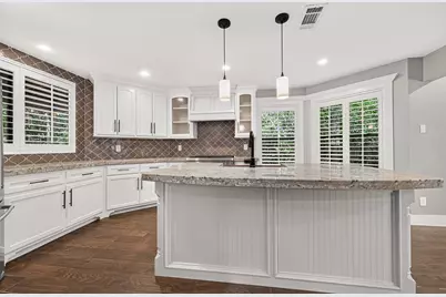 3 Hidden Deer Corner Court, The Woodlands, TX 77381 - Photo 11