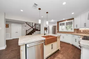 3 Hidden Deer Corner Ct, The Woodlands, TX 77381 - Photo 9