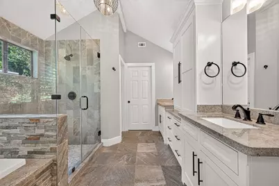 3 Hidden Deer Corner Court, The Woodlands, TX 77381 - Photo 31