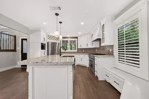 3 Hidden Deer Corner Ct, The Woodlands, TX 77381 - Photo 11