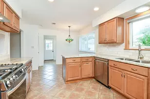 5127 Hummingbird St, Houston, TX 77035 - Photo 13