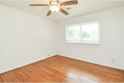 5127 Hummingbird Street, Houston, TX 77035 - Photo 23