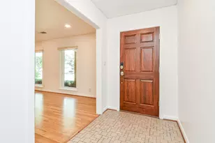 5127 Hummingbird St, Houston, TX 77035 - Photo 3
