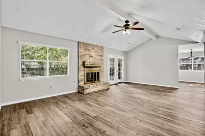141 W Woodstock Circle Drive, The Woodlands, TX 77381 - Photo 11