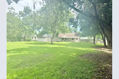 212 South Street, Baytown, TX 77520 - Photo 39