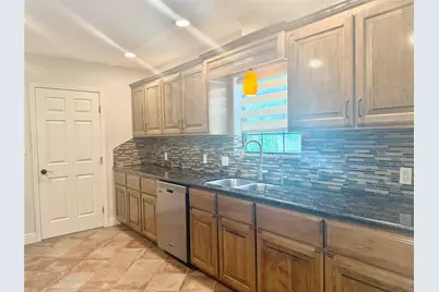 212 South Street, Baytown, TX 77520 - Photo 11