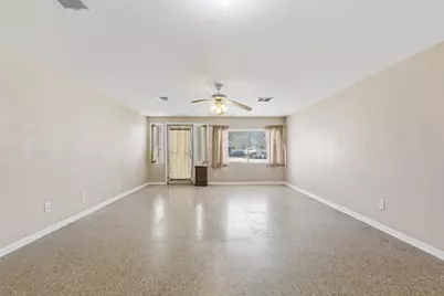 313 Grand Avenue, Bacliff, TX 77518 - Photo 9
