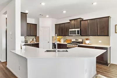 15318 Spring Lake Avenue, Mont Belvieu, TX 77523 - Photo 17