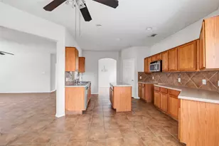 18203 Maple Arbor Ct, Cypress, TX 77429 - Photo 9