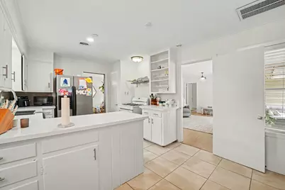 6267 Chevy Chase Drive, Houston, TX 77057 - Photo 9