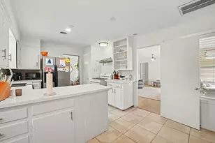 6267 Chevy Chase Dr, Houston, TX 77057 - Photo 9