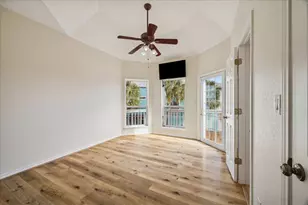 22621 Bay Point Dr, Galveston, TX 77554 - Photo 25